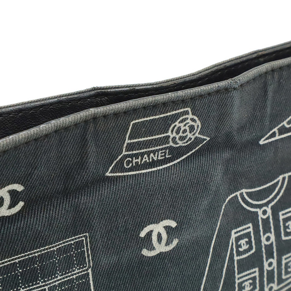 CHANEL Black Leather Shoulder Bag - Picture 9 of 10